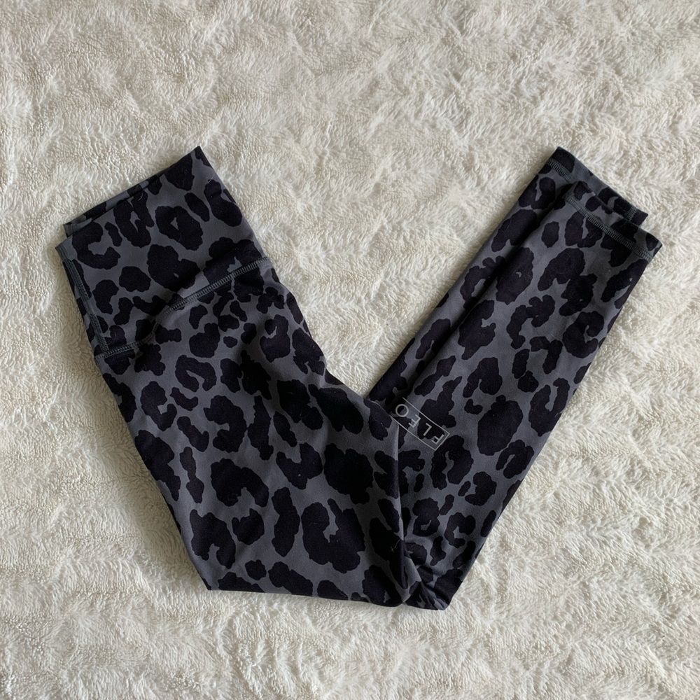 Fleo El Toro 25” Black Leopard Size Medium